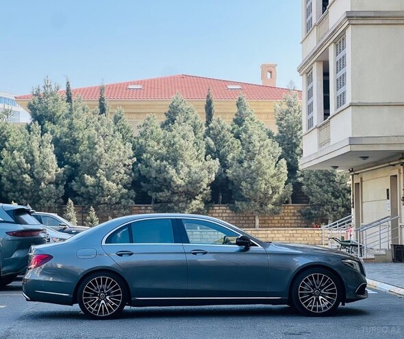 Mercedes E 300 d-4