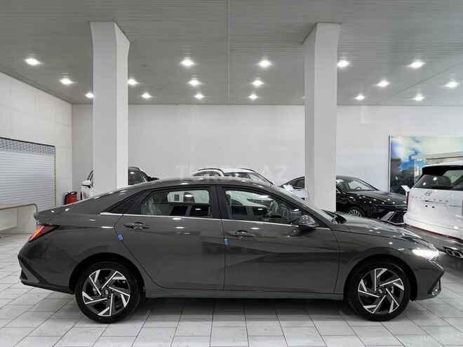Hyundai Elantra-7