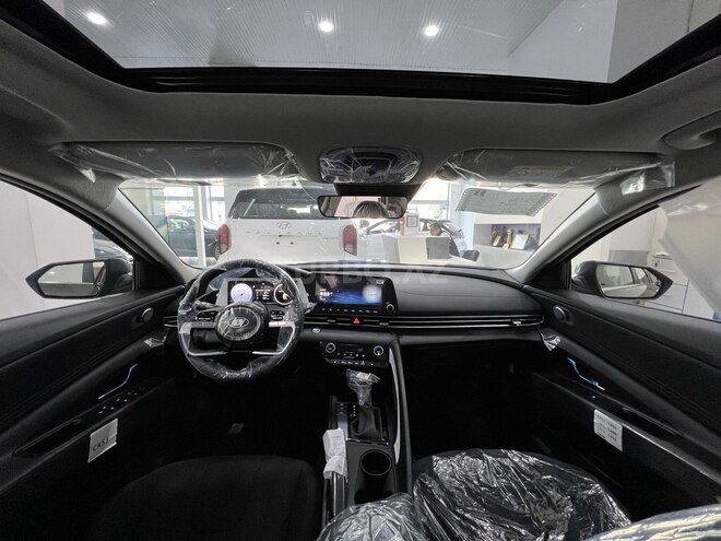 Hyundai Elantra-14