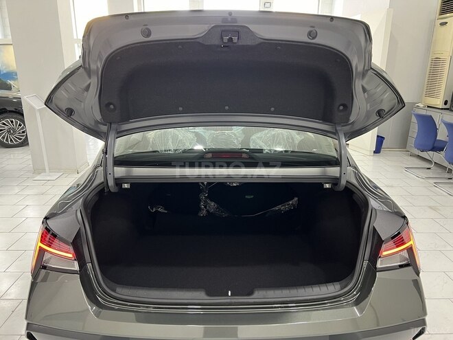 Hyundai Elantra-9