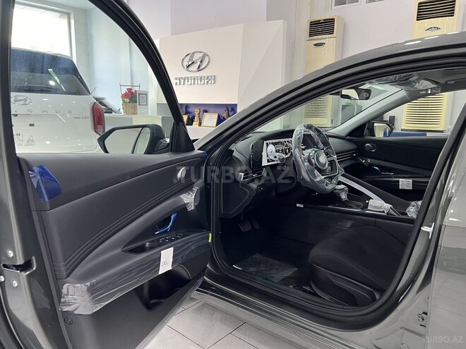 Hyundai Elantra-10