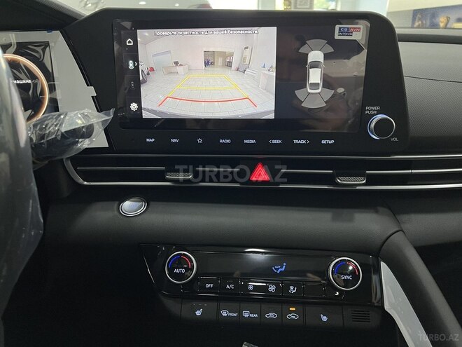Hyundai Elantra-16