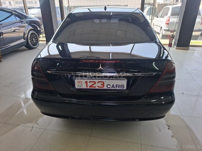 Mercedes E 220-10