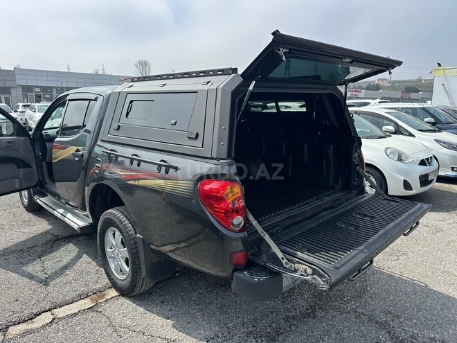 Mitsubishi L200-18