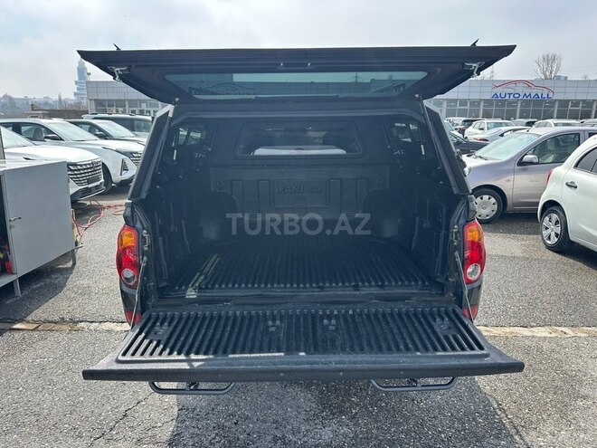 Mitsubishi L200-19
