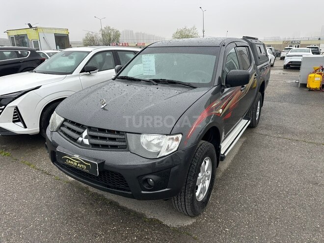 Mitsubishi L200-2