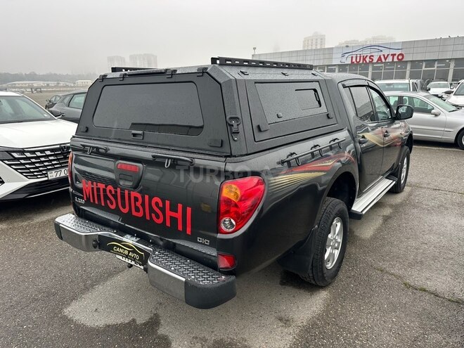 Mitsubishi L200-6