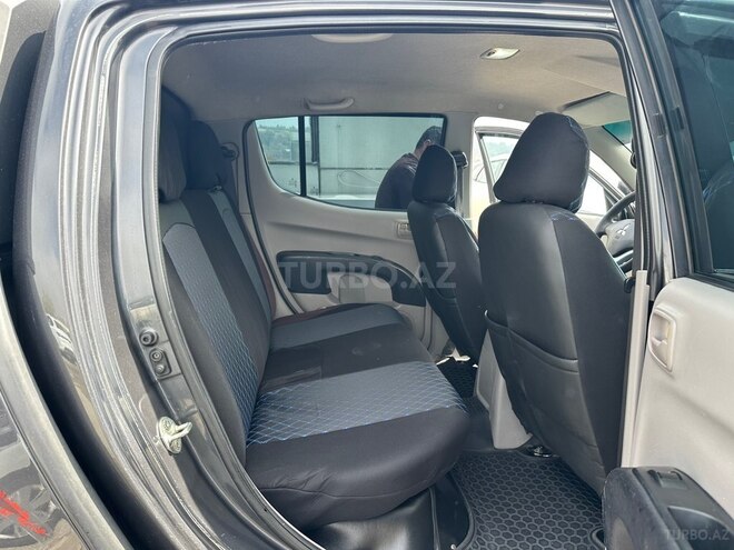 Mitsubishi L200-16