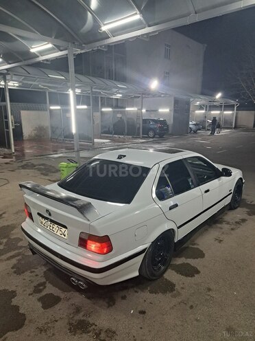 BMW 318-3