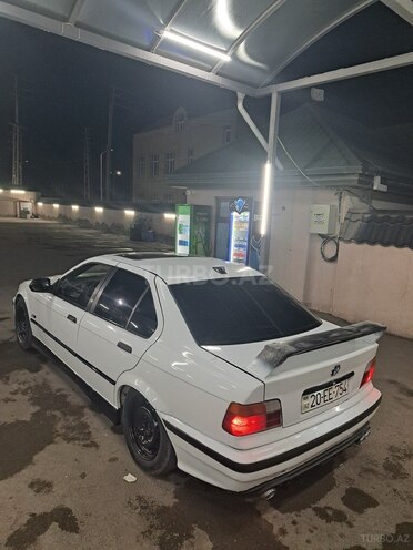 BMW 318-2