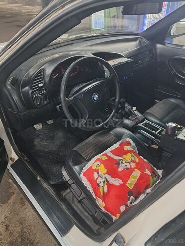BMW 318-4