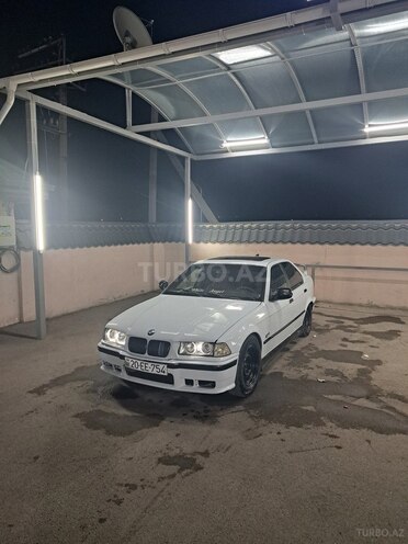 BMW 318-9