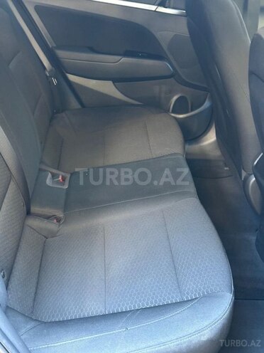 Hyundai Elantra-9