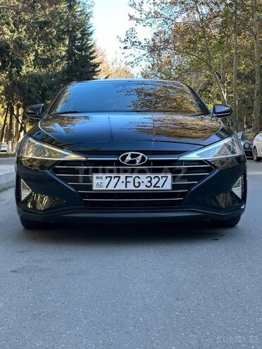 Hyundai Elantra-1