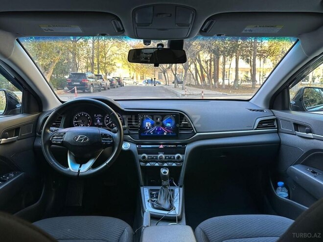 Hyundai Elantra-10
