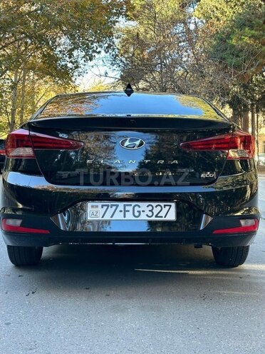 Hyundai Elantra-7