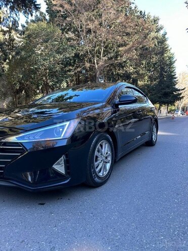 Hyundai Elantra-4
