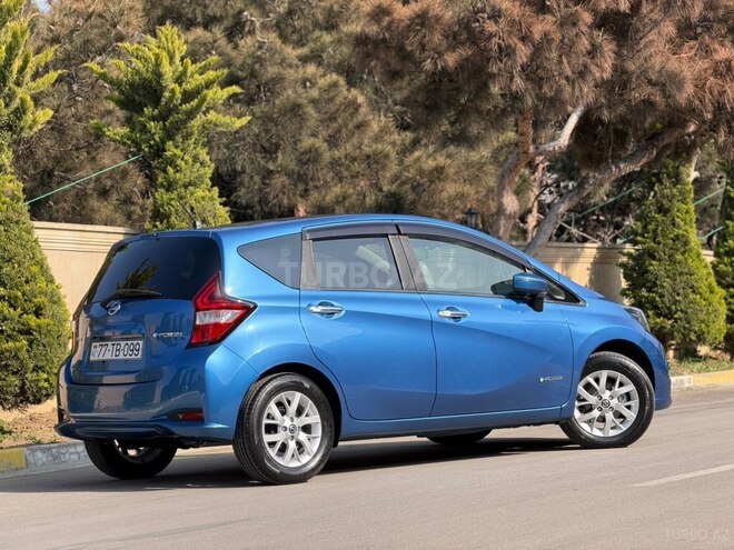Nissan Note-7
