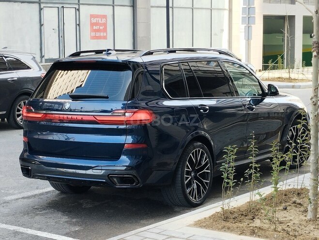 BMW X7-4