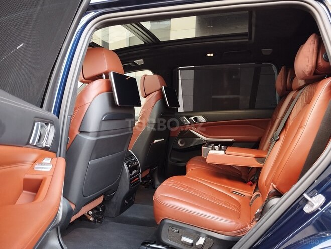 BMW X7-17