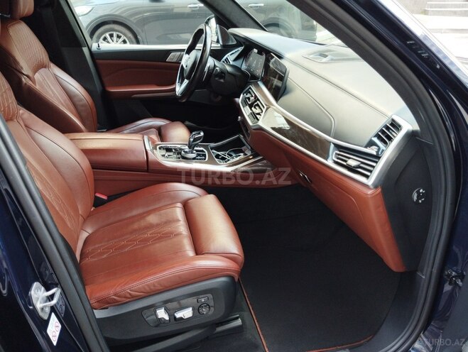 BMW X7-9