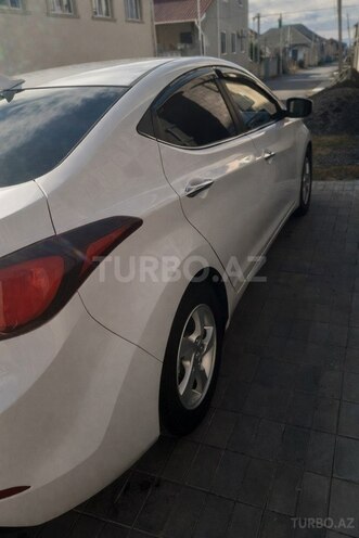 Hyundai Avante-5