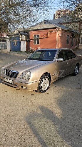 Mercedes E 280 4MATIC-1