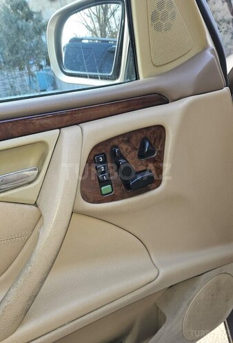 Mercedes E 280 4MATIC-7