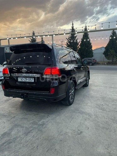 Toyota Land Cruiser-7