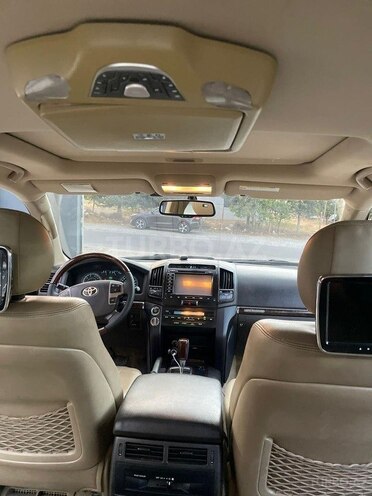 Toyota Land Cruiser-4