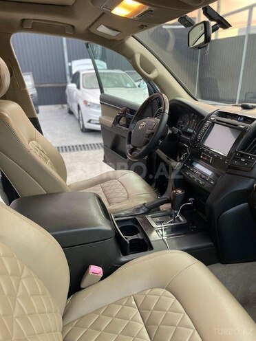 Toyota Land Cruiser-2