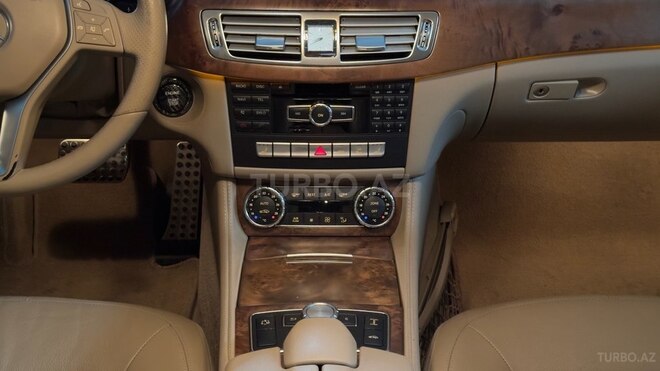 Mercedes CLS 350-9
