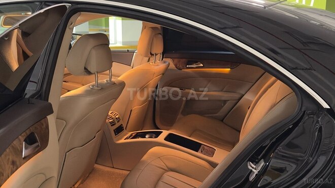 Mercedes CLS 350-12