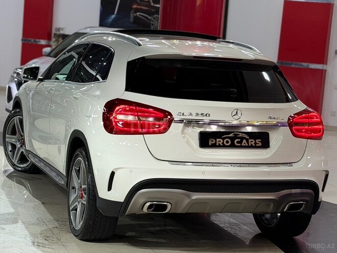 Mercedes GLA 250 4MATIC-16