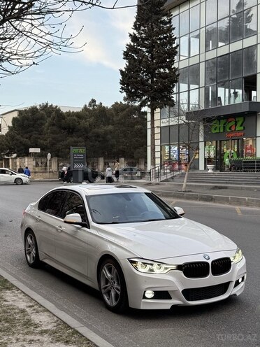 BMW 330-2