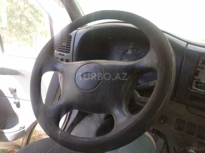 Ford Transit-6