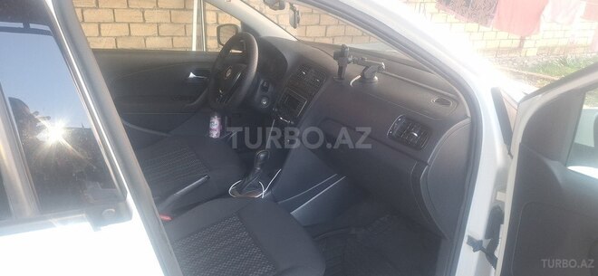 Volkswagen Polo 2018, 178,000 km - 1.6 l - Bakı