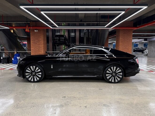 Rolls-Royce Spectre-4