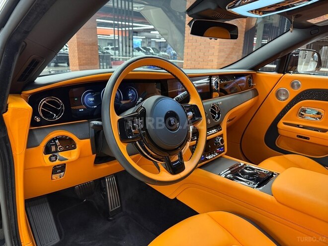 Rolls-Royce Spectre-13