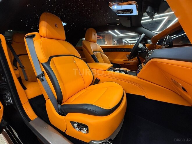 Rolls-Royce Spectre-9
