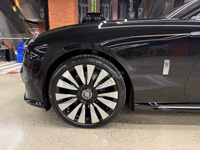 Rolls-Royce Spectre-7
