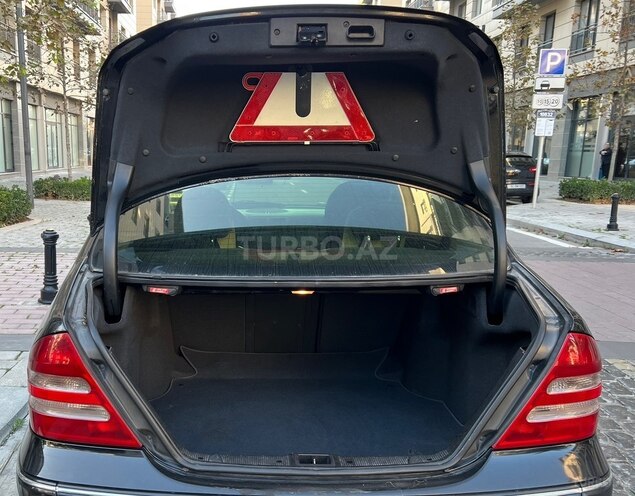 Mercedes C 200-21
