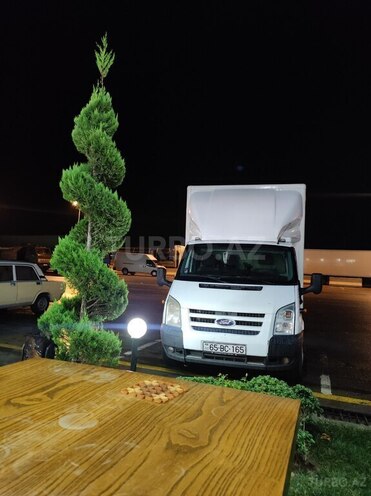 Ford Transit-5
