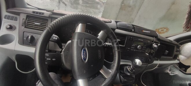 Ford Transit-6
