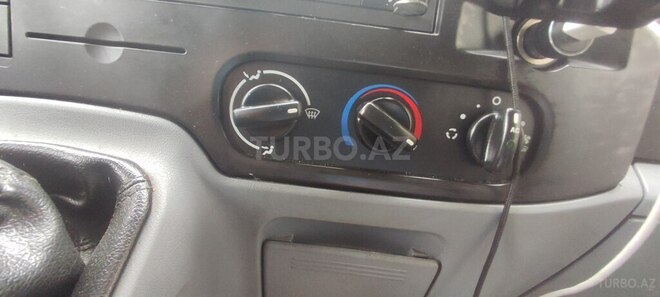 Ford Transit-7