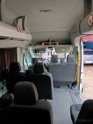 Ford Transit-3