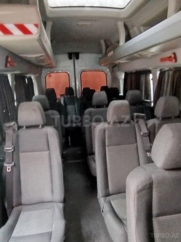 Ford Transit-4