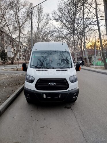 Ford Transit-1