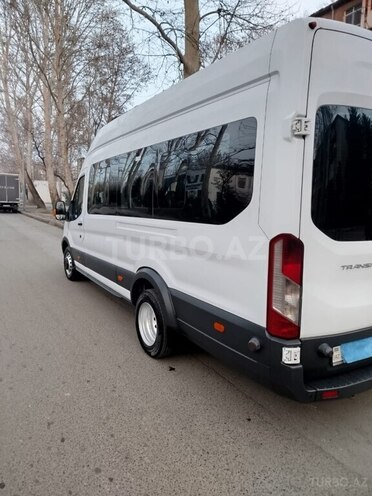 Ford Transit-10