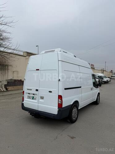Ford Transit-4